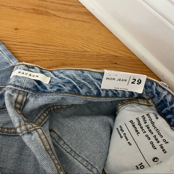 NWT PacSun Ripped Mom Jeans Size 29. High Waisted. Annette Blue. - Picture 5 of 8